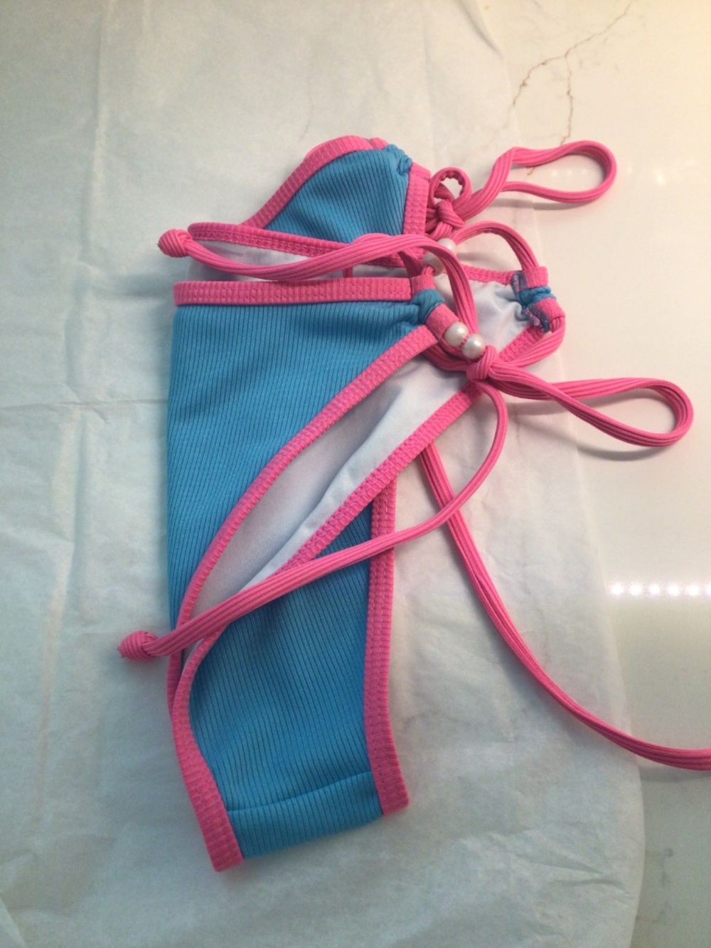 Bikini - Picture 8 of 8